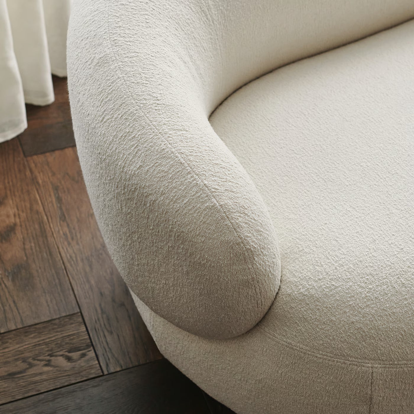 Wabi Sabi Style Living Room Laid Back And Relaxed Sofa